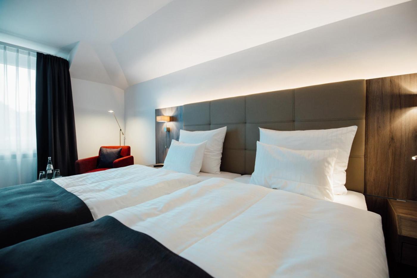 Hotel Schmachtendorf โอเบอร์เฮาเซิน ภายนอก รูปภาพ